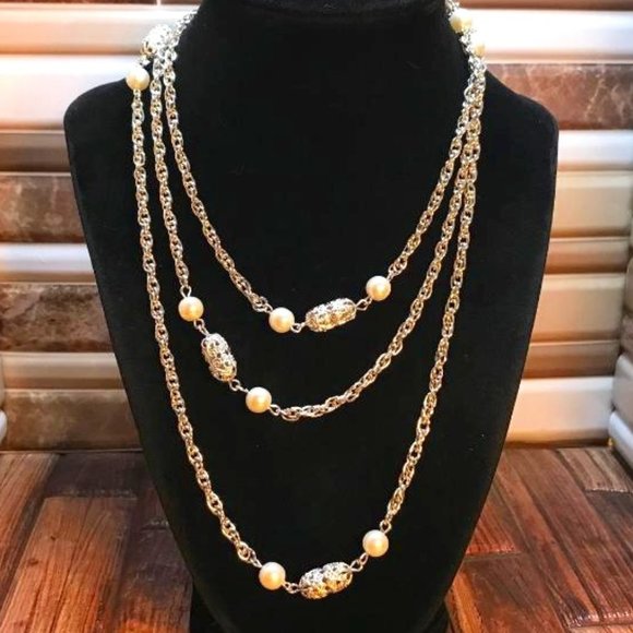 Sarah Coventry Jewelry - Sarah Coventry Silver-Tone & Faux Pearl Necklace